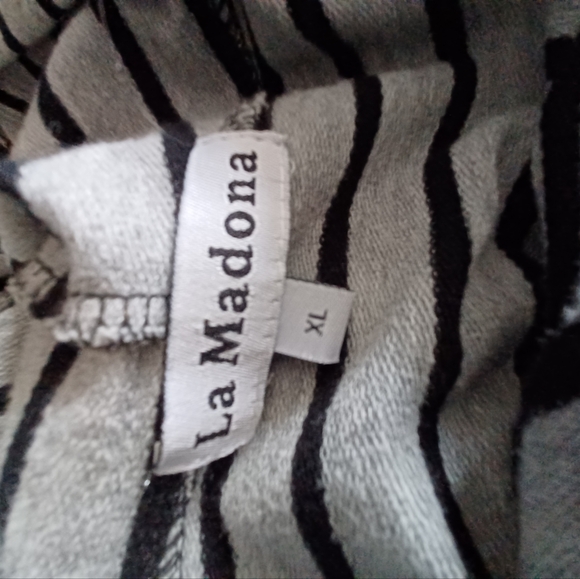 La Madona Womens Size XL Black & Gray Striped Top With Hood & kangaroo pocket - Picture 4 of 6